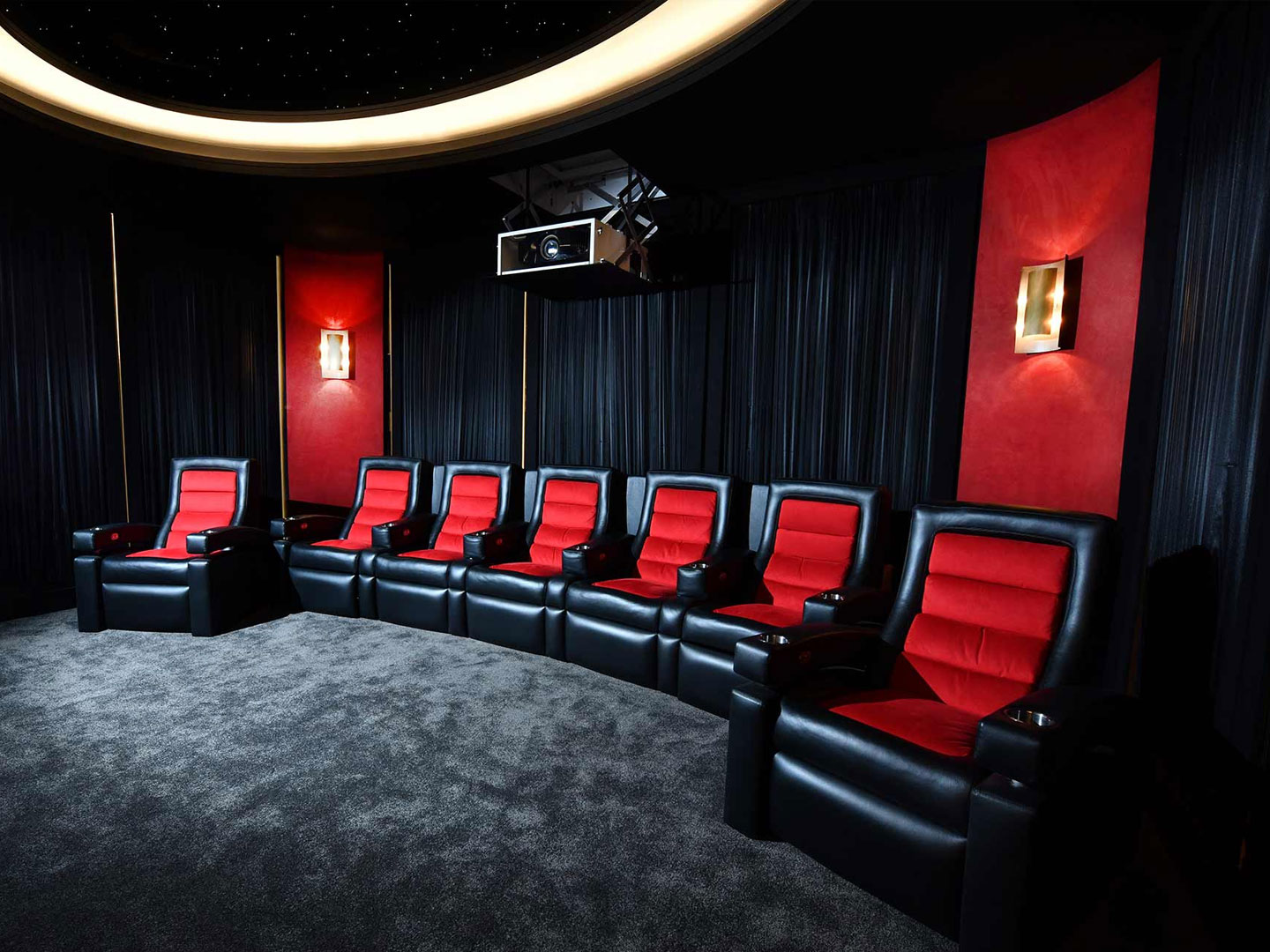 家庭影院設(shè)計(jì)，別墅設(shè)計(jì)師如何打造奢華的家庭影院