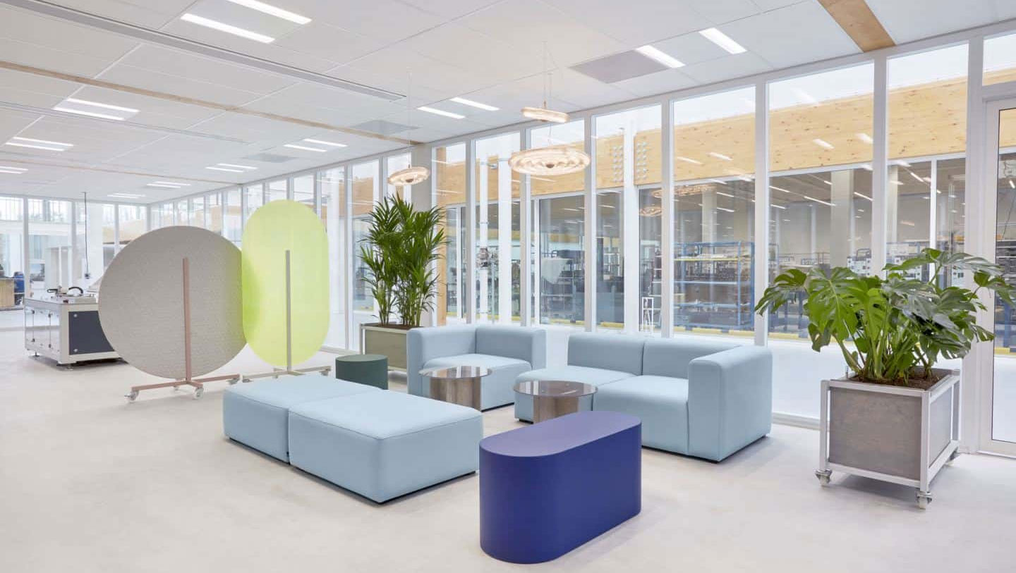 地產(chǎn)公司辦公環(huán)境設(shè)計(jì)效果圖